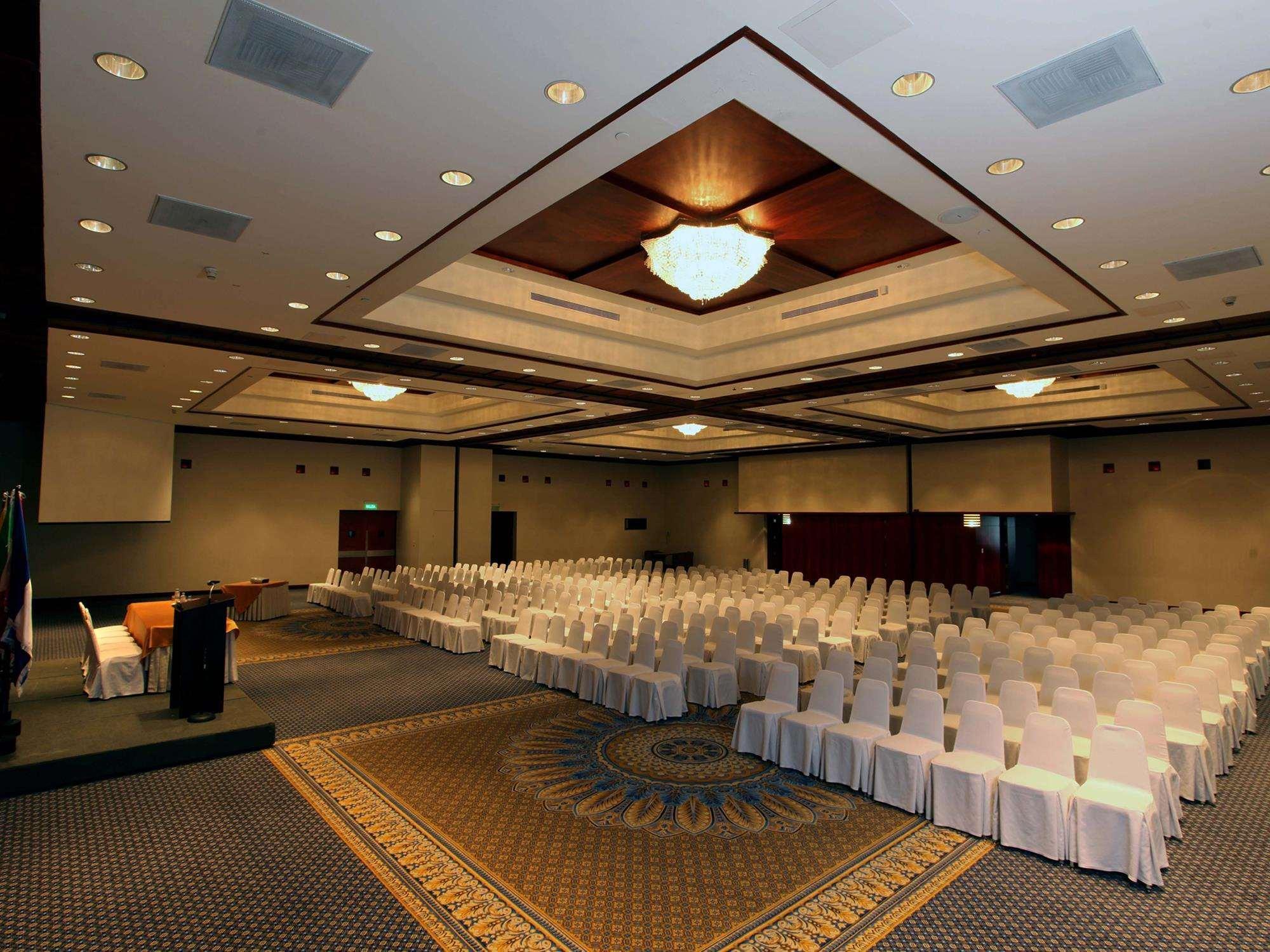 Hilton Colon Quito Hotel מראה חיצוני תמונה