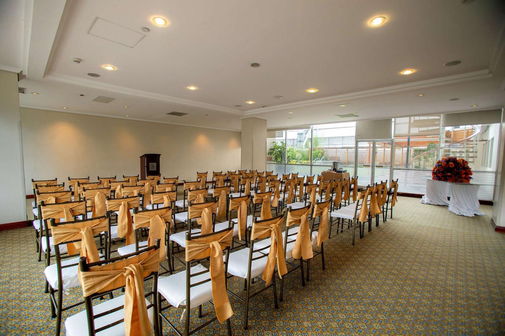 Hilton Colon Quito Hotel מראה חיצוני תמונה