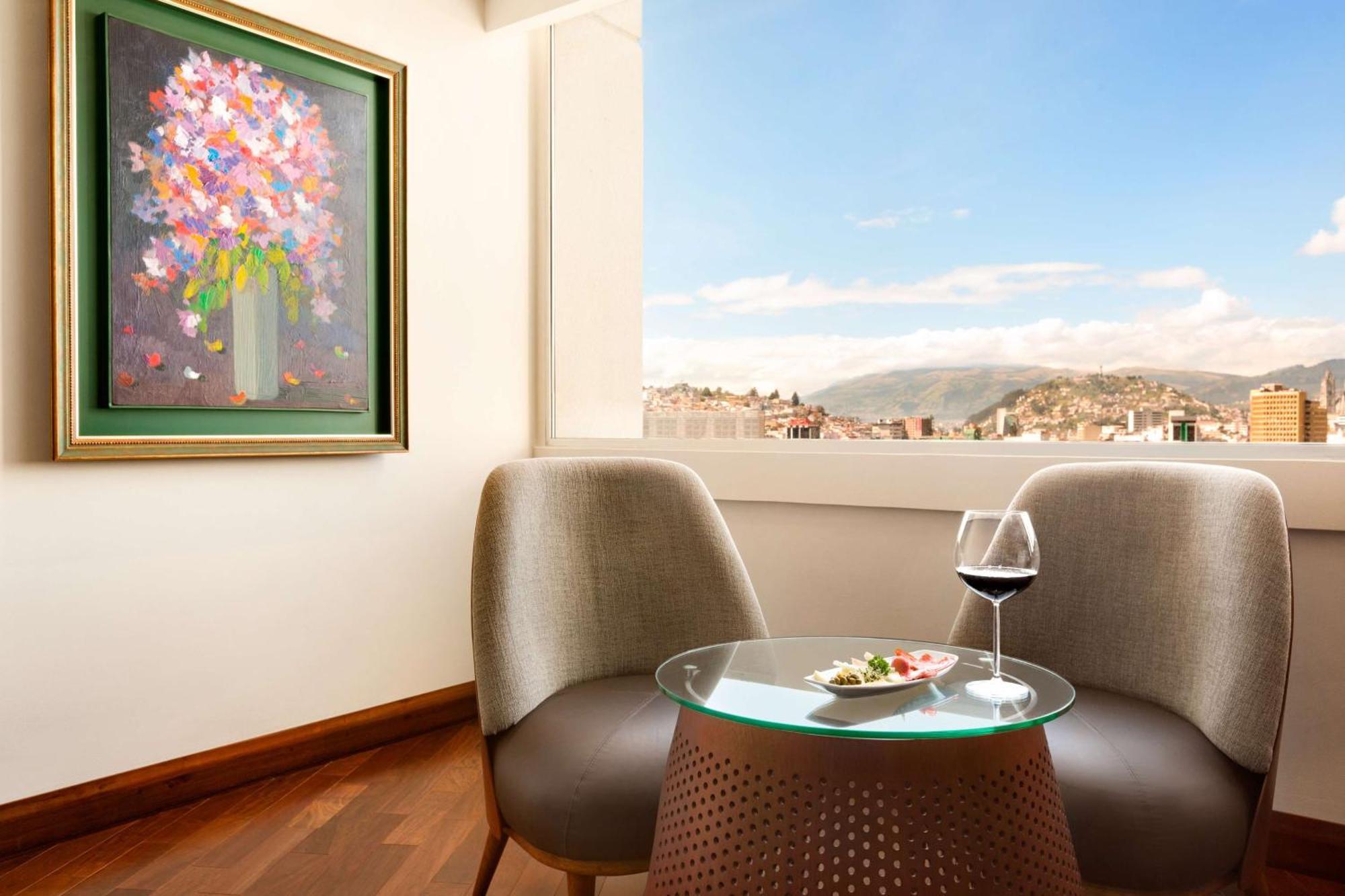 Hilton Colon Quito Hotel מראה חיצוני תמונה