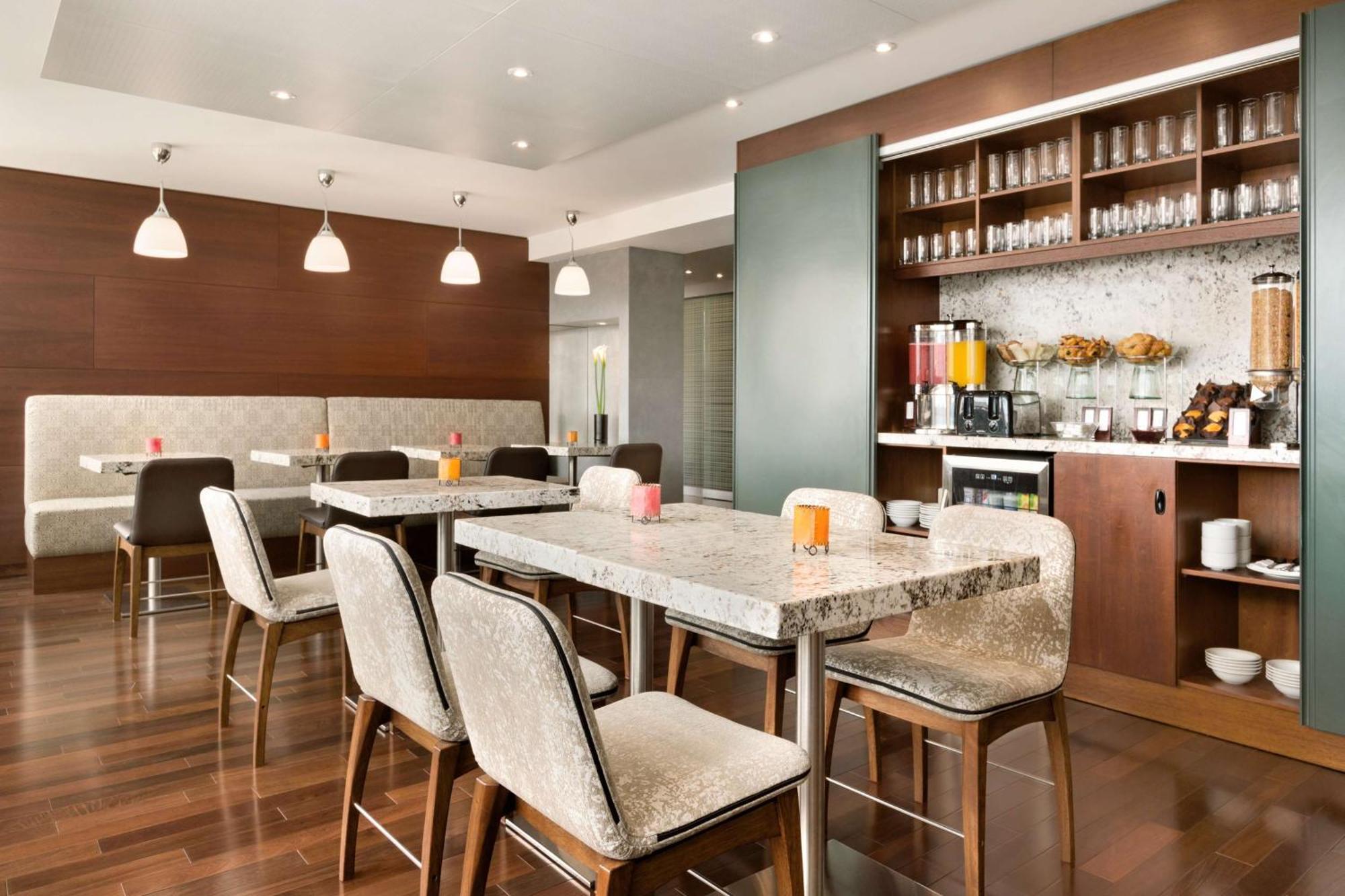 Hilton Colon Quito Hotel מראה חיצוני תמונה