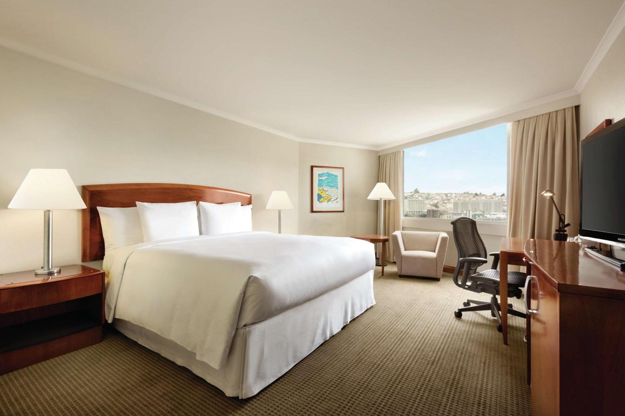 Hilton Colon Quito Hotel מראה חיצוני תמונה