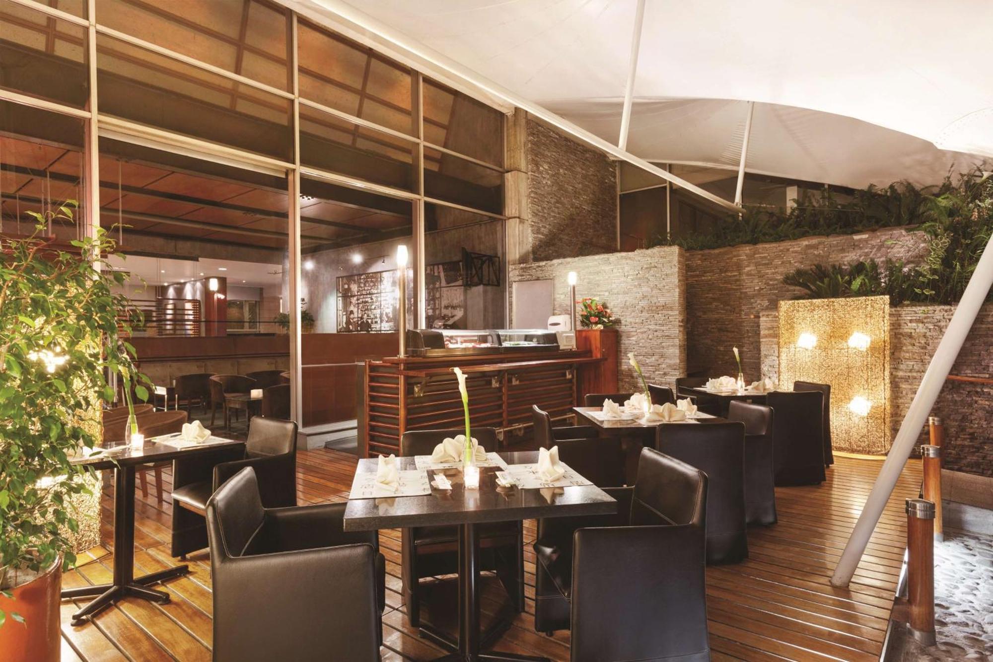 Hilton Colon Quito Hotel מראה חיצוני תמונה