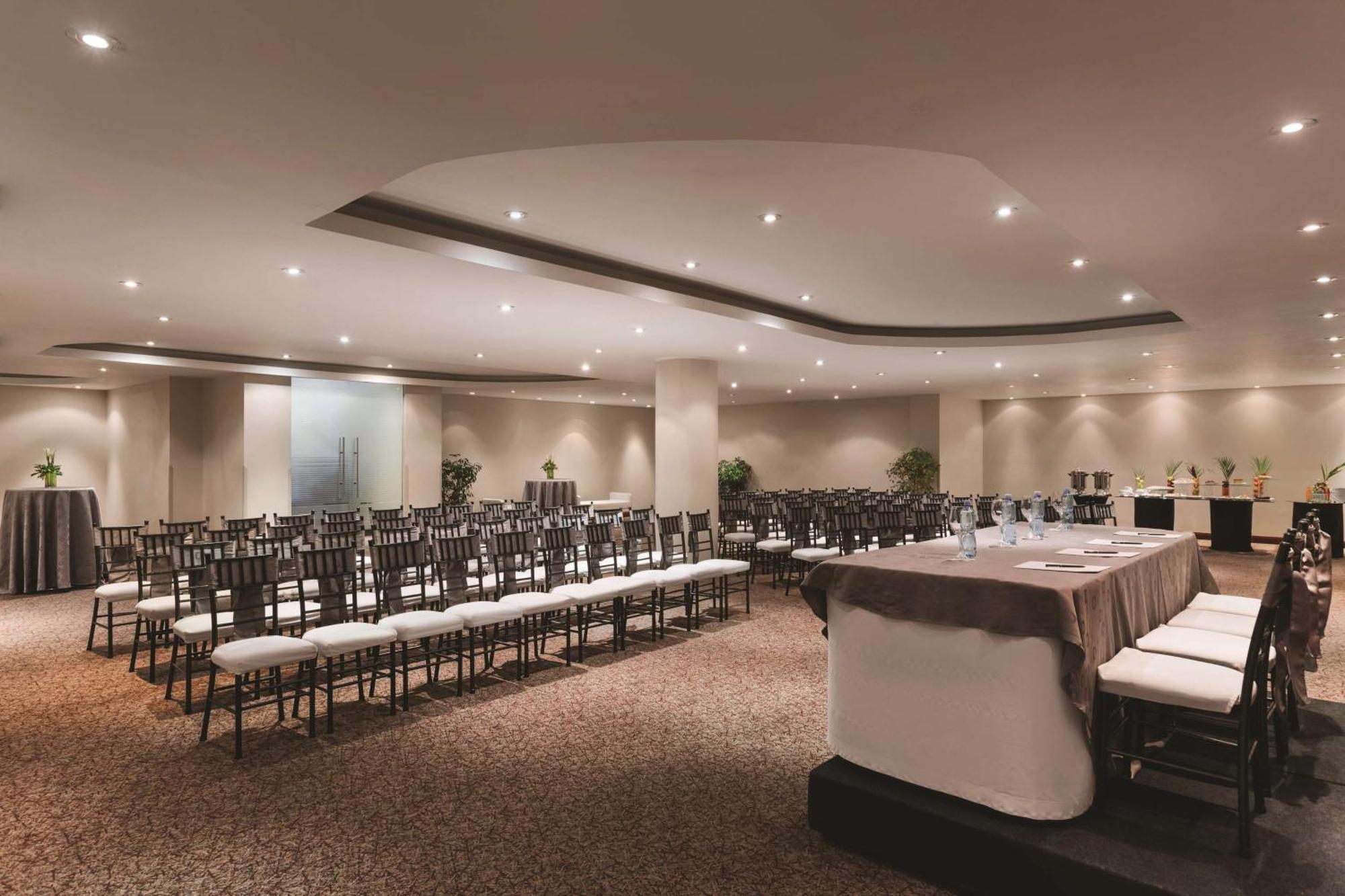 Hilton Colon Quito Hotel מראה חיצוני תמונה